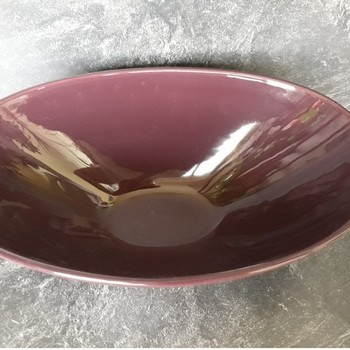 Oválná fialová porcelánová mísa  značky TCM.