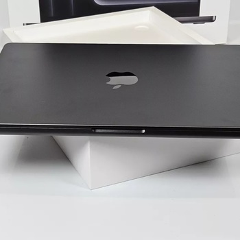Apple MacBook Pro 14-inch M4, M3 MacBook Air 13-inch