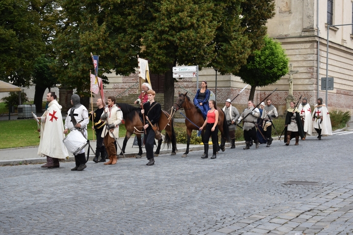 Historické slavnosti Rosa coeli 2018 - průvod +Dolní Kounice.JPG