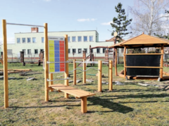 V Židlochovicích se rekonstruuje hřiště. Přibudou houpačky, šachy, lavičky i stromy
