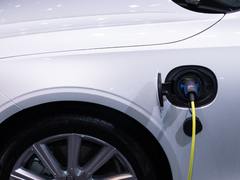 Ekologičtěji i  ekonomičtěji - město Slaný nově využívá dva služební elektromobily