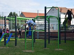 Nové workoutové hřiště doplnilo sportovní areál v Myslibořicích
