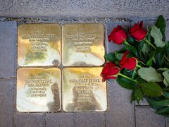 V Brandýse nad Labem položí první kameny zmizelých uctívající oběti holocaustu