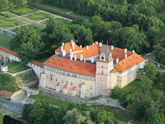 Obnova zámeckého skleníku v Brandýse nad Labem pokračuje. Hotovo bude na konci června
