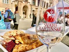 FOTO: Svatý Martin přivezl do Hustopečí místo sněhové nadílky prosluněný den