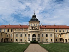 Hořovický zámek zve do otevřené zahrady