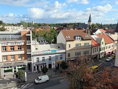 Již rok připomíná pamětní deska před poděbradským penzionem osudy místních Židů