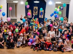 Veselý karneval pro celou rodinu v Dobříši se blíží. Nabídne živou hudbu, soutěže, maskoty i tombolu
