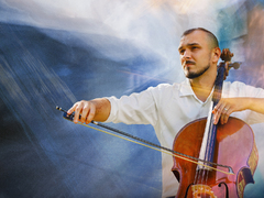 Oblíbené hity v podání violoncellisty Petra Špačka a jeho bandu. Nenechte si ujít koncert v Milovicích