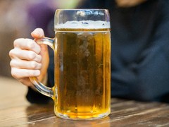 Opilého řidiče ve Velkém Meziříčí nachytali policisté, nadýchal přes 1,7 promile