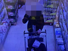 Pracovníci boskovického Lidlu naháněli zloděje. S plným košíkem zamířil rovnou k východu, bez placení