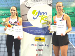 Sestry Dřevojanovy z Moravského Krumlova ovládly na krajské úrovni čtyřhru v kategorii dorostenek