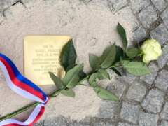 První kámen zmizelého v Náměšti připomíná tragický osud Karla Pragera