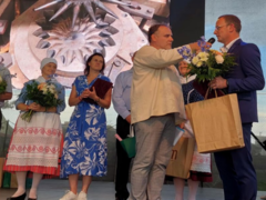 Tradiční řemeslo, které dobylo svět: Ocenění 155 let olešnické výroby květin